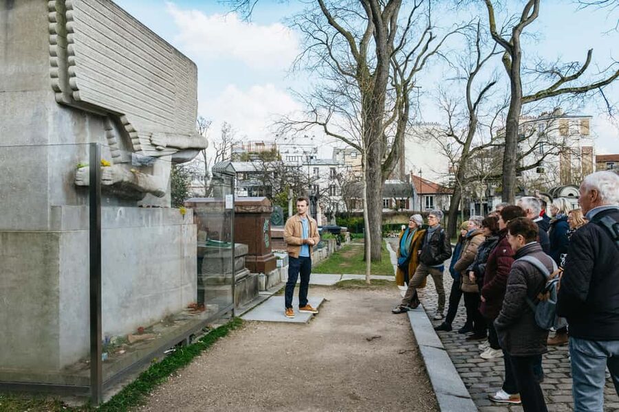 Paris: Pere Lachaise Cemetery Guided Tour - Isadora Duncan and Gertrude Stein