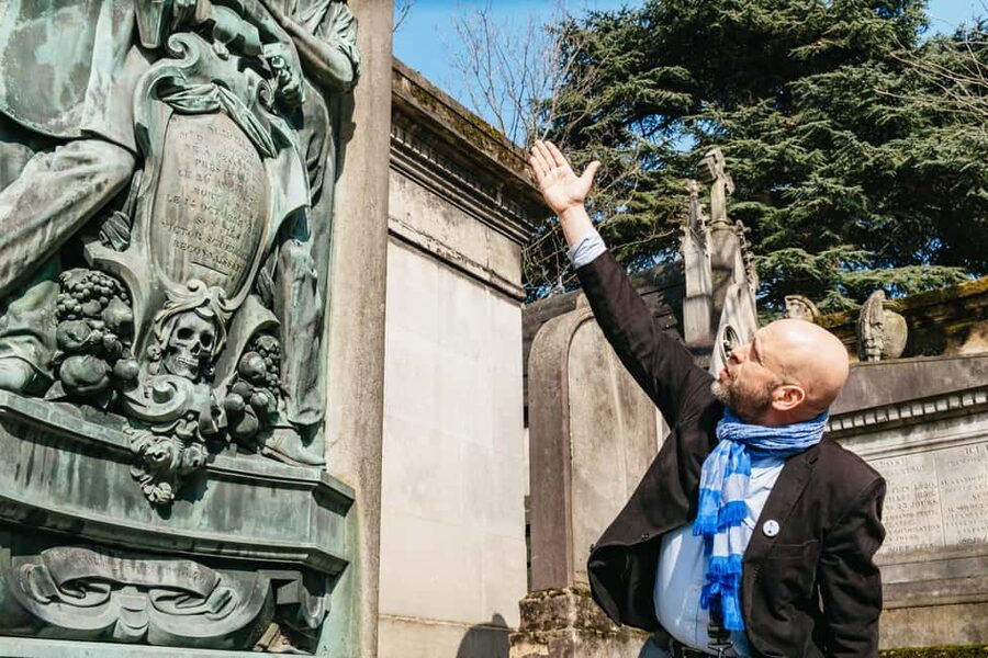 Paris: Pere Lachaise Cemetery Guided Tour - Starting at Rue des Rondeaux