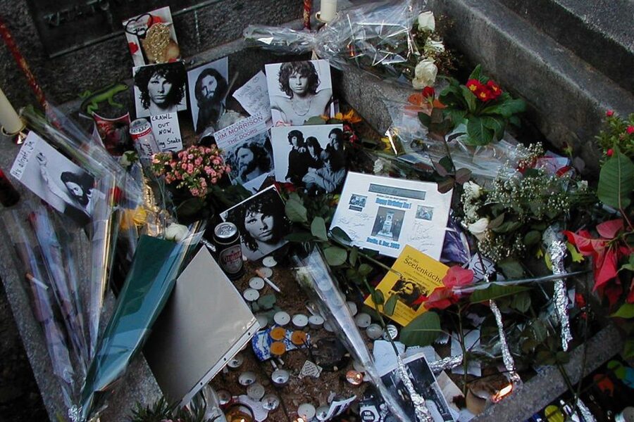 Paris: Père Lachaise Cemetery Walking Tour - The Guides Make the Difference