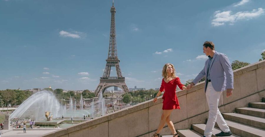 Paris: Photo Shoot with a Private Travel Photographer - Pont de Bir-Hakeim, 20 minutes of strong lines and Eiffel Tower views