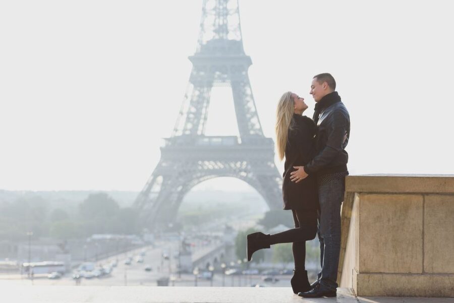 Paris: Photo Shoot with a Private Travel Photographer - How the photographer helps you look natural