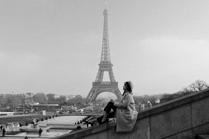 Paris Photo Shoot with Professional Photographer - Louvre, Pont Alexandre III, and classic Paris variety