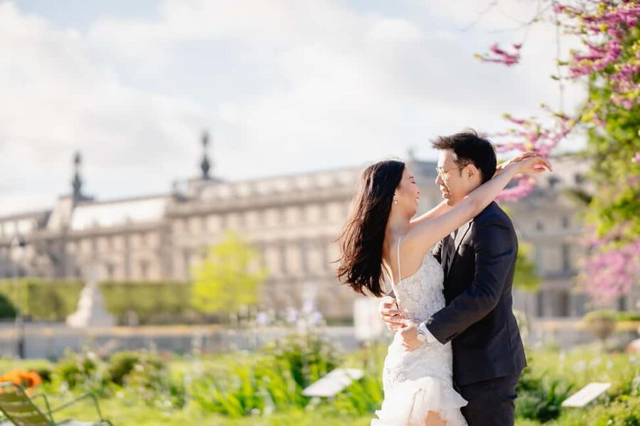 Paris: Premium Professional Photo Shoot - A Paris photo session built around your story