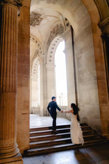 Paris: Premium Professional Photo Shoot - Choosing between the Eiffel Tower, Louvre, and Montmartre
