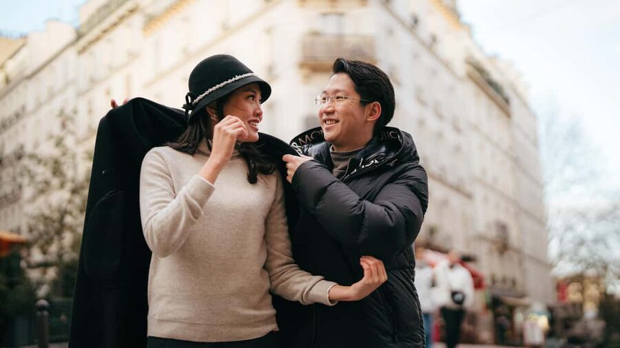 Paris: Premium Professional Photo Shoot - Weather, crowds, and small ways to protect your hour