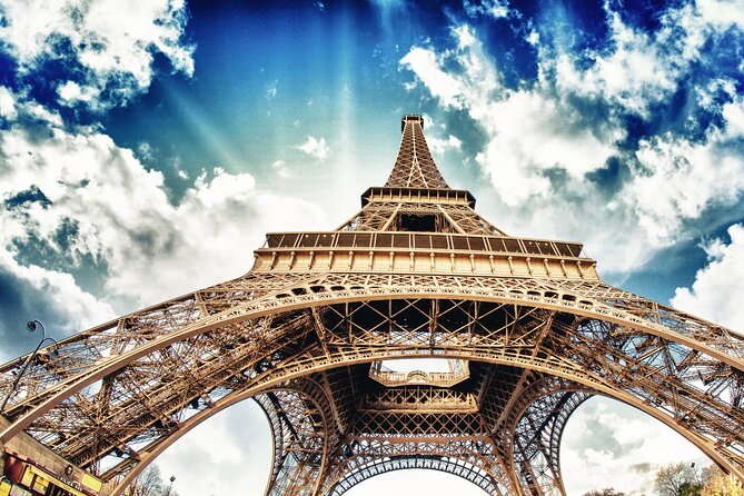 Paris Private Arrival Transfer: Railway Station to Hotel - Getting luggage through a busy Paris station
