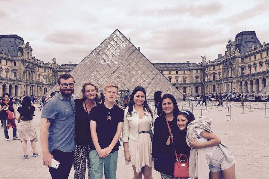Paris: Private Customized Tour with a Local Guide - Starting at your accommodation and getting oriented