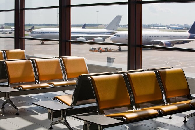 Paris Private Departure Transfer Hotel to CDG or ORLY Airports - Choosing between a sedan and a minivan