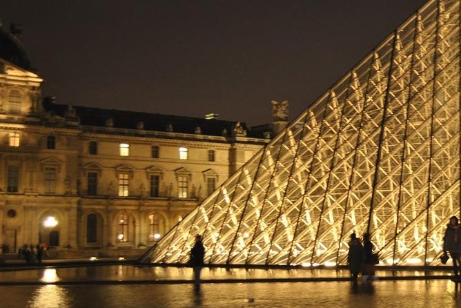 Paris Private Night Tour with River Cruise and Champagne Option - Guides and the personal quality of the walk