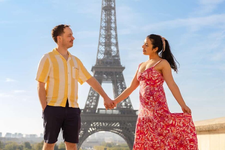 Paris: Private Photoshoot at the Eiffel Tower - Why a private Eiffel Tower photoshoot works so well