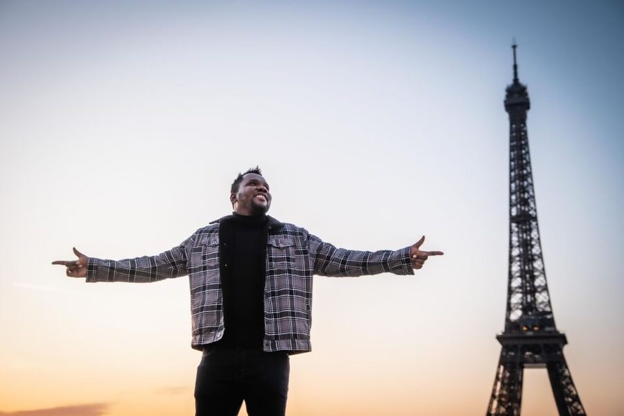 Paris: Private Photoshoot Near the Eiffel Tower - What Could Be Better