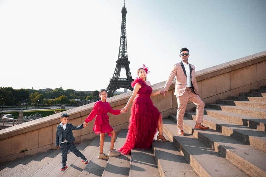 Paris: Private Photoshoot Near the Eiffel Tower - Why This Eiffel Tower Photoshoot Makes Sense