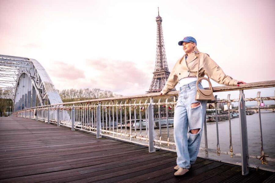 Paris: Private Photoshoot Near the Eiffel Tower - Communication, Flexibility, and the Private Format