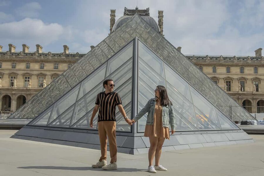 Paris: Private Photoshoot Outside the Louvre Museum - What Happens During the 45-Minute Louvre Photo Stop