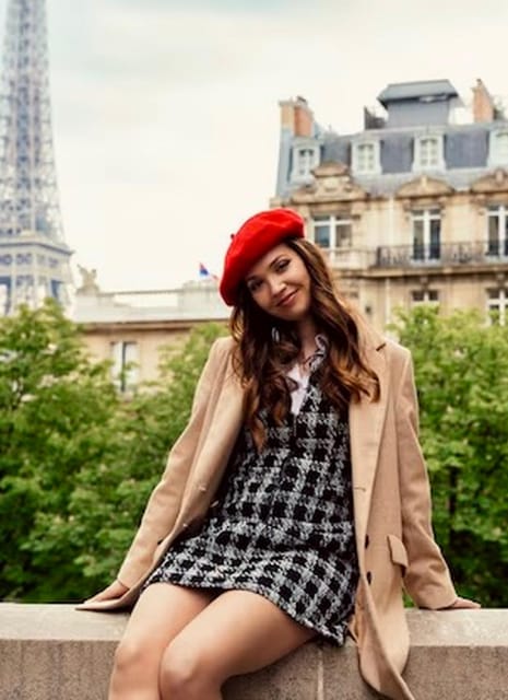 Paris : Private Professional Photoshoot at the Eiffel Tower - Pont d’Iéna and the Seine