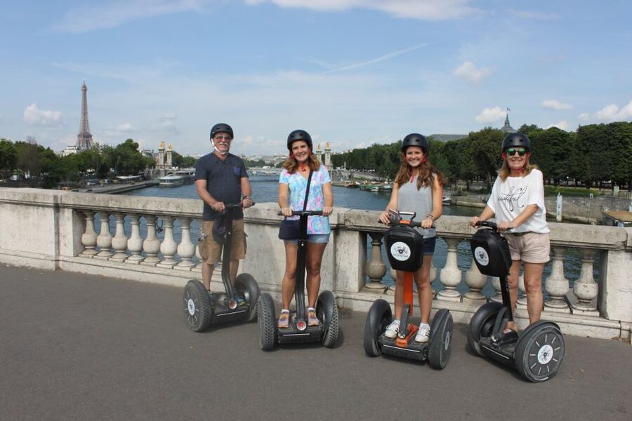 Paris: Private Sightseeing Segway Tour - What the private format changes