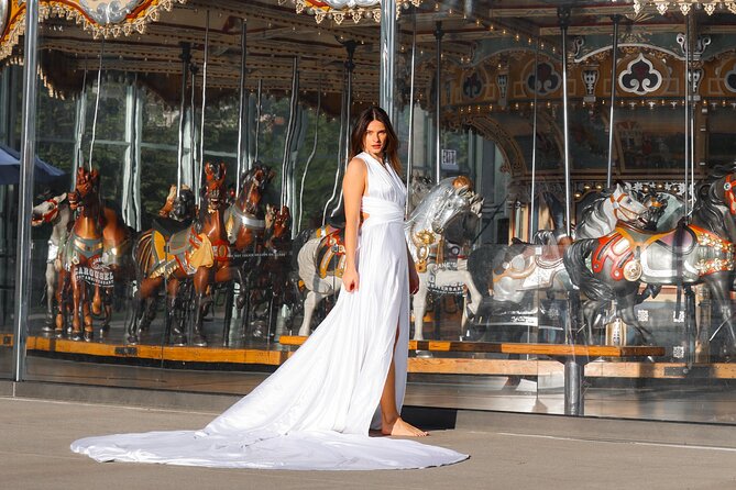 Paris: Professional Flying-Dress Photoshoot @jonadress - The photographers are part of the experience