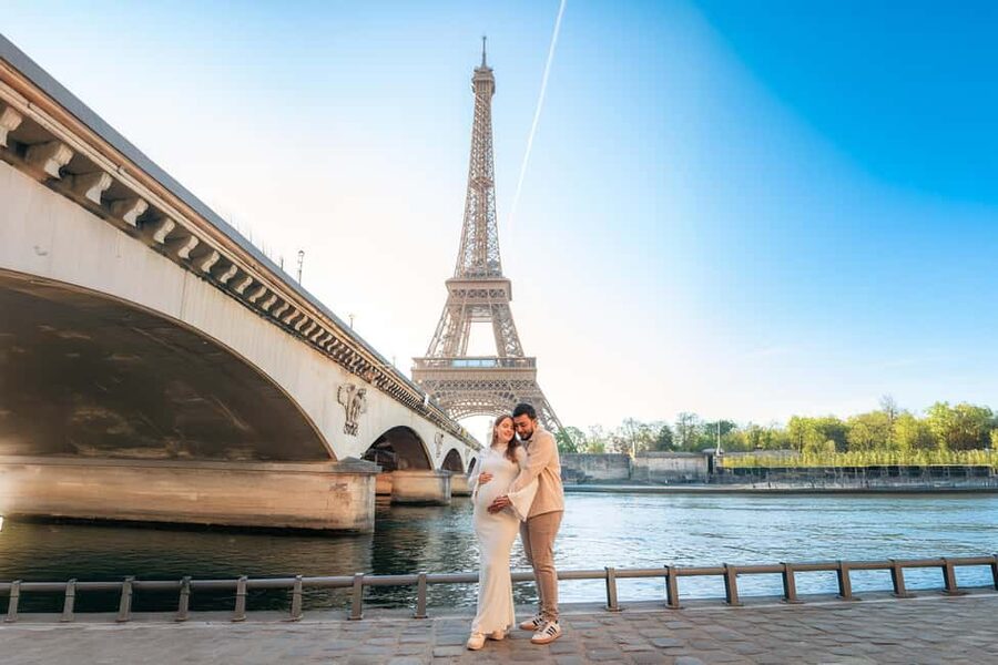 Paris: Professional Photoshoot with the Eiffel Tower - Pose guidance for people who dislike posing