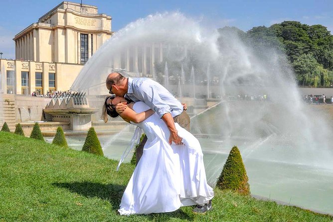 Paris Renew Your Wedding Vows Experience with Professional Photographer - How personal is the ceremony?