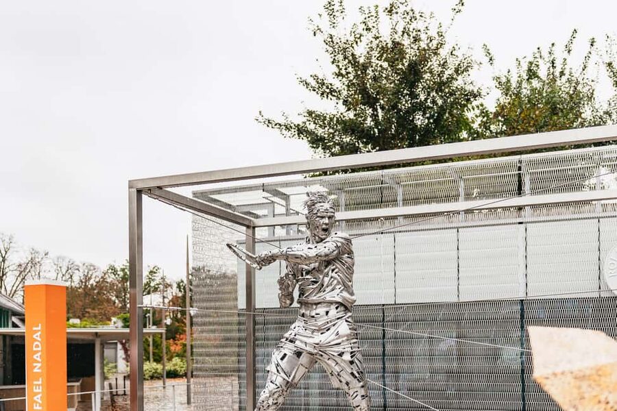 Paris: Roland-Garros Stadium Guided Backstage Tour - Philippe-Chatrier Court and the retractable roof