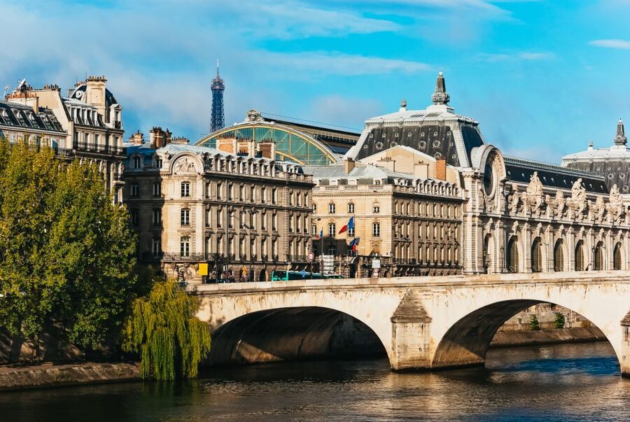Paris: Romantic Cruise with 3-course Dinner on Seine River - Key points to know before booking