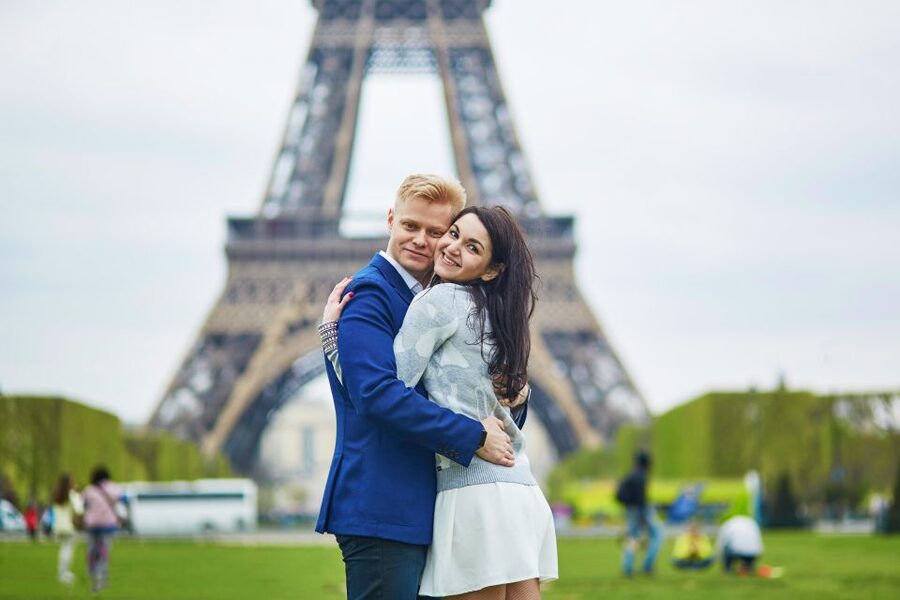 Paris: Romantic Photoshoot for Couples - Who should book this photoshoot?