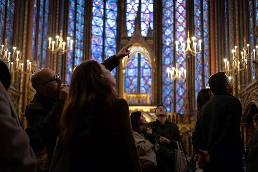 Paris: Sainte-Chapelle, Conciergerie, Notre Dame Guided Tour - What the small group adds