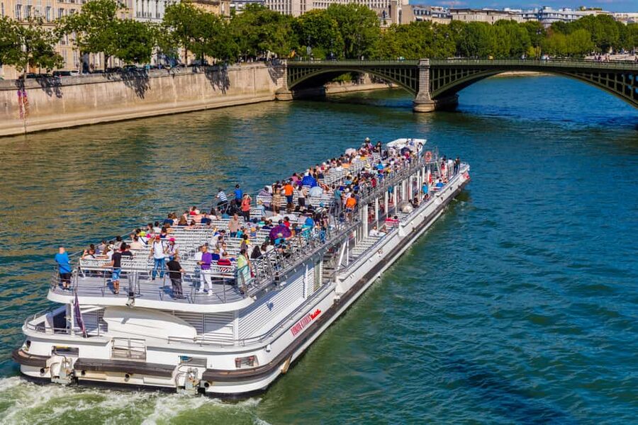 Paris : Scenic Cruise on the Seine River with Champagne - Why the Seine is the right place to see Paris