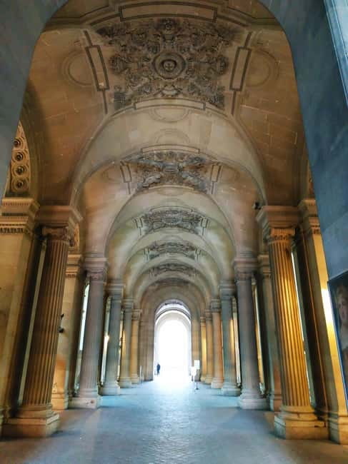Paris: See 15 to 30 Top Sights with a Fun Guide - Why this tour works as a first look at Paris