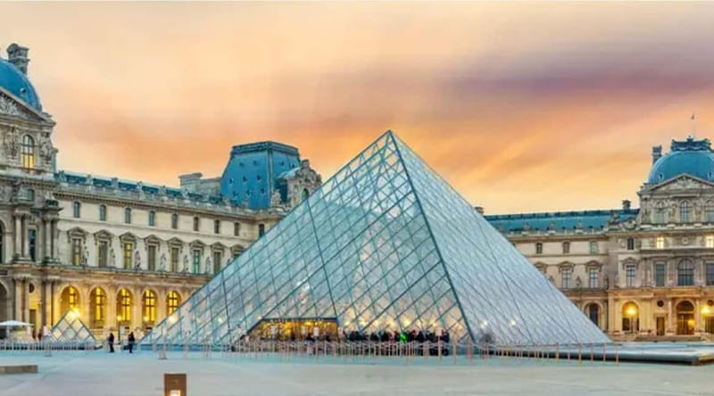 Paris: See 15 to 30 Top Sights with a Fun Guide - Crossing Paris by Metro