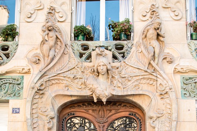 Paris Segway Express Tour (12 monuments in 1 hour and 30 minutes) - Stop 2: The Lavirotte building at 29 Avenue Rapp