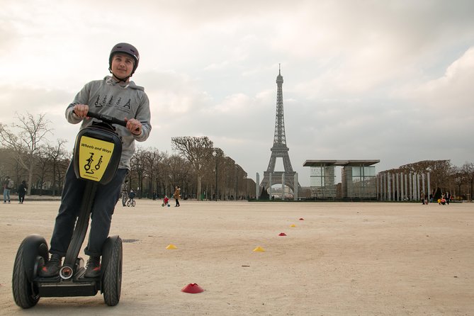 Paris Segway Express Tour (12 monuments in 1 hour and 30 minutes) - Learning the Segway before the Eiffel Tower