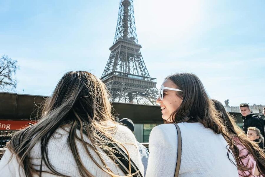 Paris: Seine Cruise and Macaron Tasting by the Eiffel Tower - Practical planning for a smoother visit