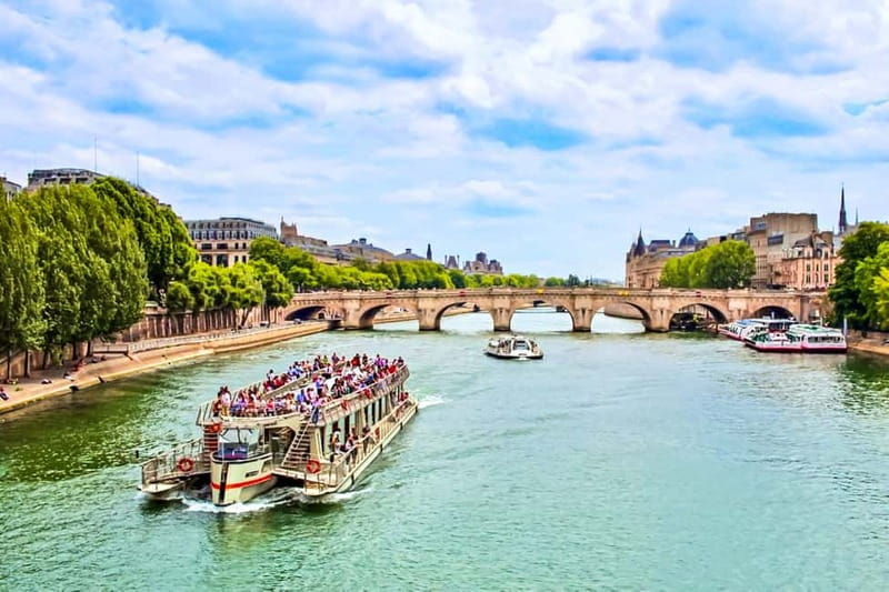 Paris: Seine Cruise & Crepe Tasting near the Eiffel Tower - Famous bridges and the Grand Palais