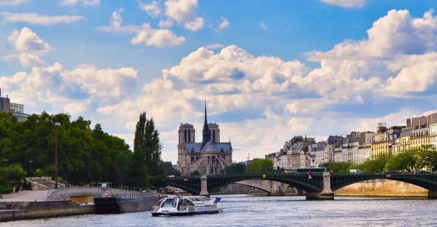 Paris: Seine Cruise with Snack/Optional Eiffel Tower Ticket - Meeting the host for the Eiffel Tower