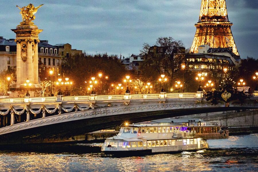 Paris: Seine Dinner Cruise from Eiffel Tower/Liberty Statue - The three-course dinner and what you pay for