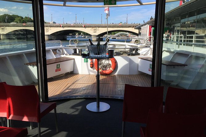 Paris Seine River Champagne Tasting Cruise - Three Champagnes and a practical wine lesson