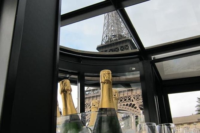 Paris Seine River Champagne Tasting Cruise - Why the evening timing works well