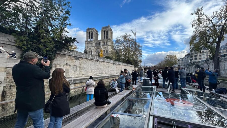 Paris: Seine River Cruise and 3-course Bistro Lunch - Cruising past Paris landmark by landmark