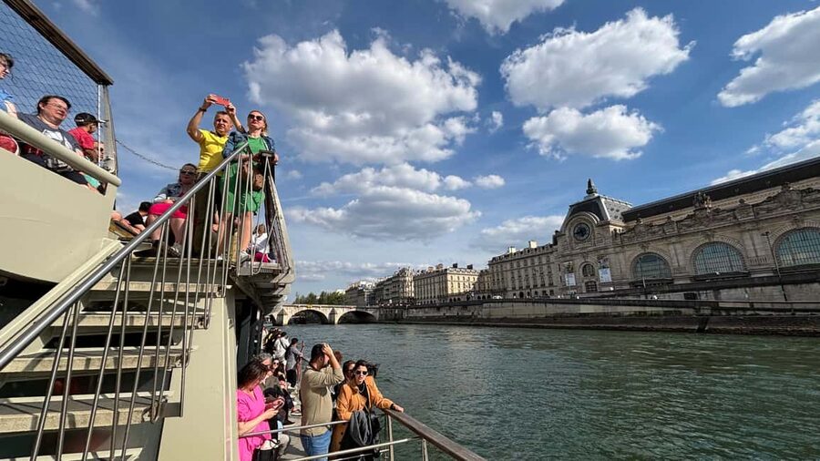 Paris: Seine River Cruise and 3-course Bistro Lunch - Who will enjoy this most