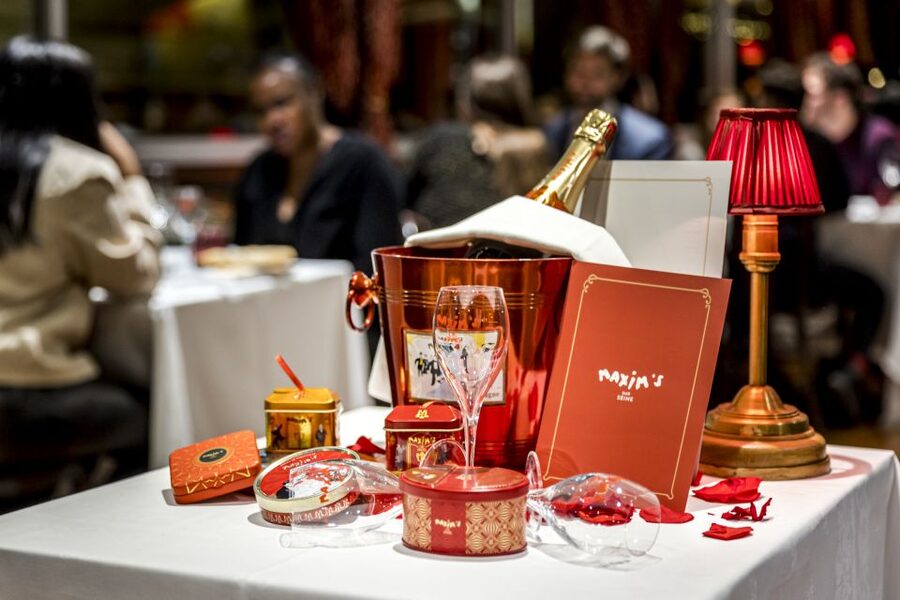 Paris: Seine River Cruise with 3-Course Dinner & Live Music - Key points to know before booking