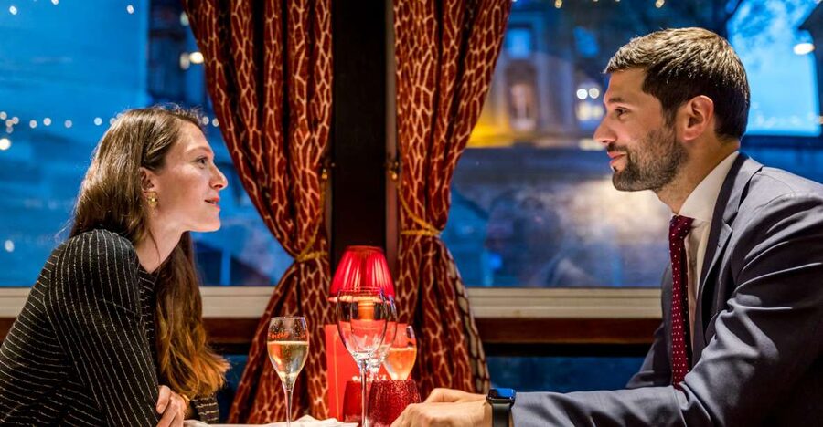 Paris: Seine River Cruise with 3-Course Dinner & Live Music - The 6:45 PM sailing: an earlier taste of Paris