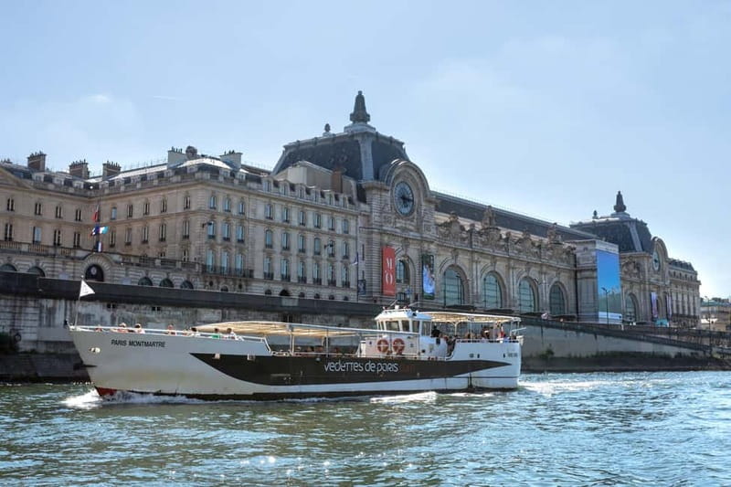 Paris: Seine River Cruise with a Live Guide - What the one-hour route shows you