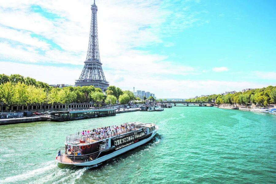 Paris: Seine River Cruise with a Live Guide - Should you book the Seine River Cruise with a Live Guide?