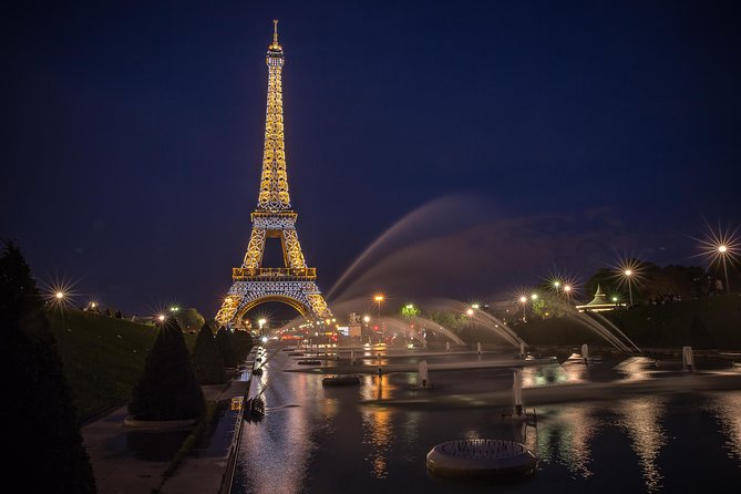 Paris Seine River Dinner Cruise by Maxim's with Champagne & Music - Night views and the Eiffel Tower moment