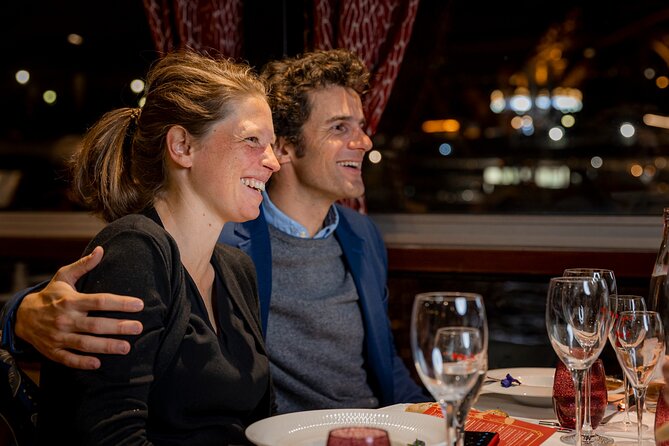 Paris Seine River Dinner Cruise by Maxim's with Champagne & Music - Arrival, timing, and the boat-finding challenge