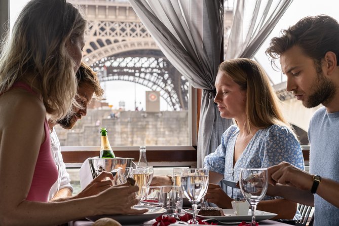 Paris Seine River Gourmet Lunch Cruise with Champagne Option - Service, comfort, and small practical concerns