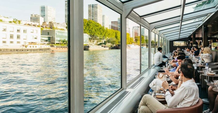 Paris: Seine River Panoramic Views Dinner Cruise - Views, photography, and the outdoor terrace