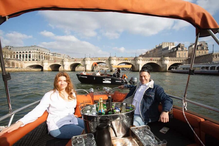 Paris: Seine River Private Cruise - Meeting point, timing, and cancellation