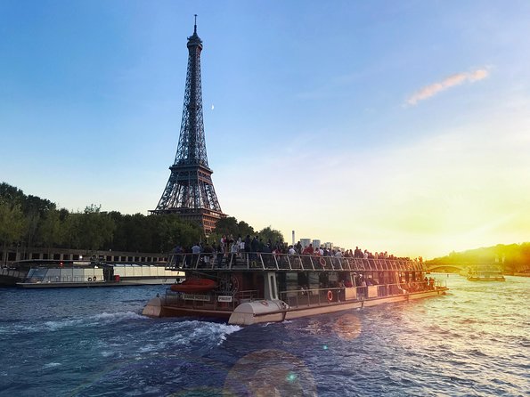 Paris Seine River Sightseeing Cruise with Commentary by Bateaux Parisiens - The Conciergerie and the Louvre